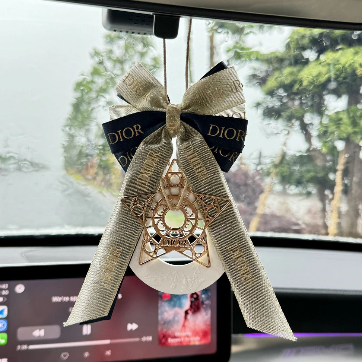 Luxury Dior-Inspired Car Hanging Ornament with Aroma Stone – Elegant Rearview Mirror Pendant & Personal Fragrance Diffuser