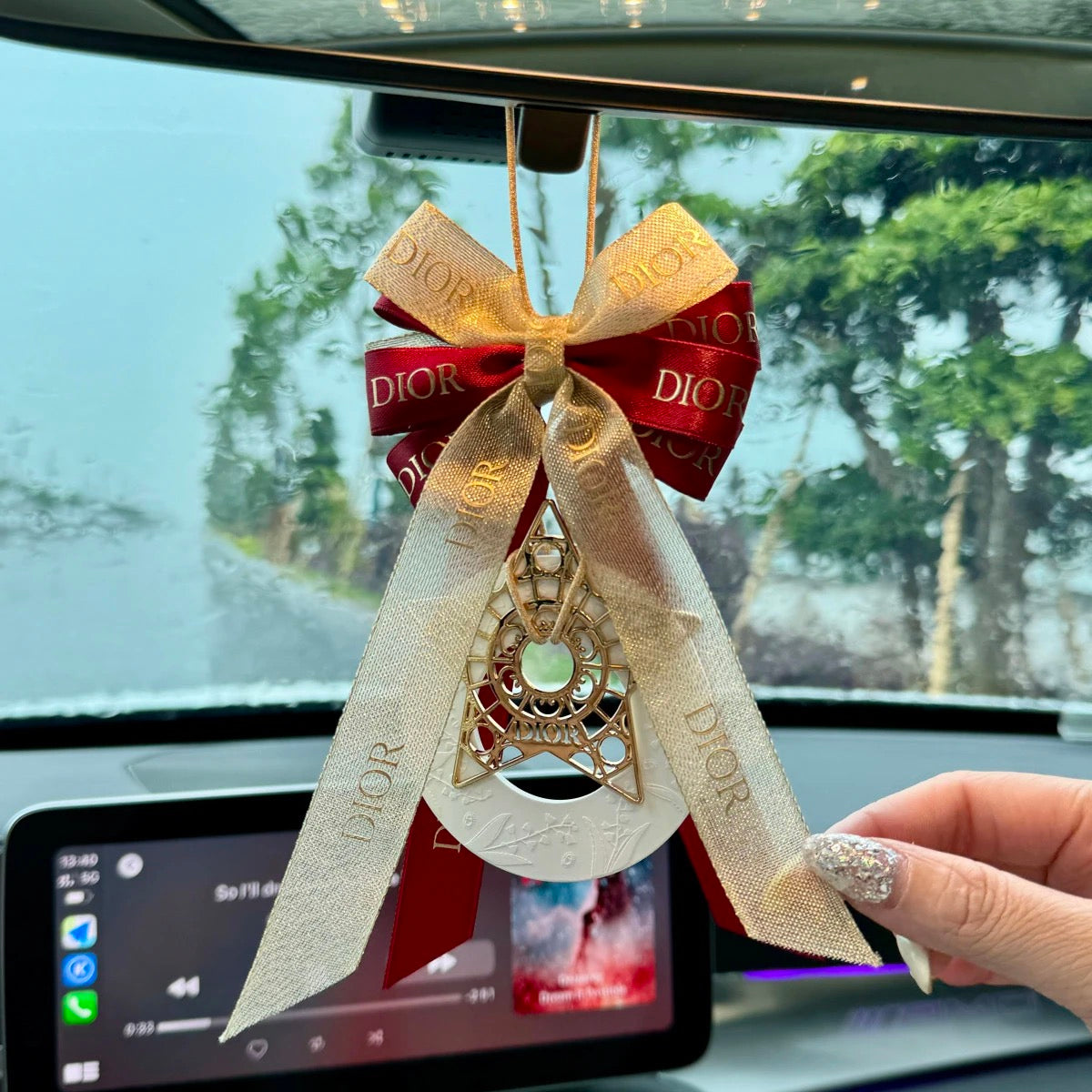 Luxury Dior-Inspired Car Hanging Ornament with Aroma Stone – Elegant Rearview Mirror Pendant & Personal Fragrance Diffuser